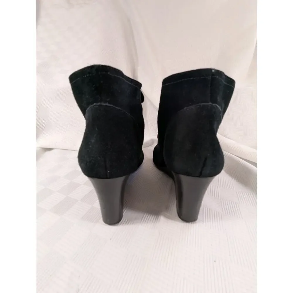 LAUREN BY RALPH LAUREN! BLACK GENUINE SUEDE LEATHER WEDGE ANKLE BOOTS! SZ 7.5B
